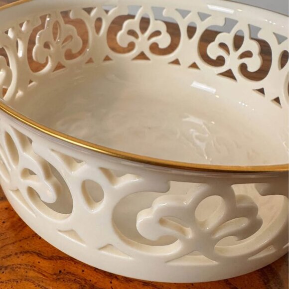 Lenox Tracery Collection Vintage Britany Cream Bowl - Piercing and  24K Gold Rim - Picture 3 of 4